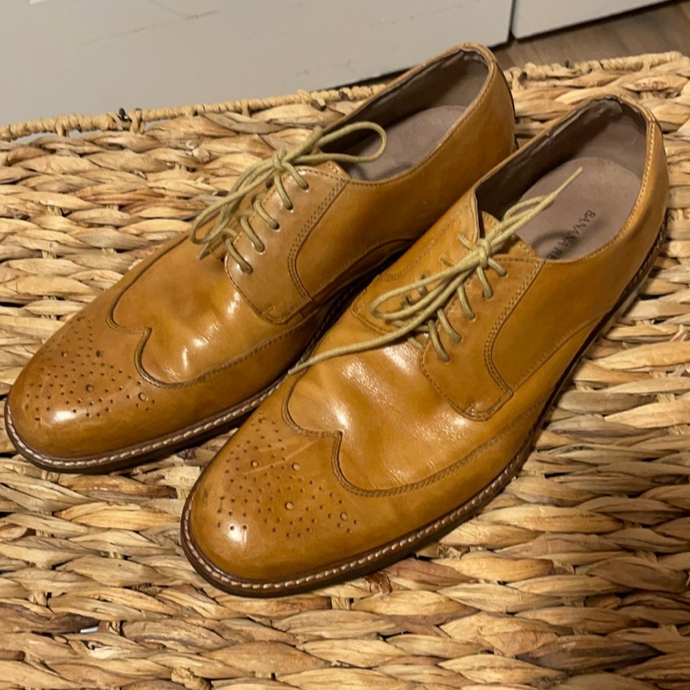 Banana Republic spectator brown tie shoe 10 office